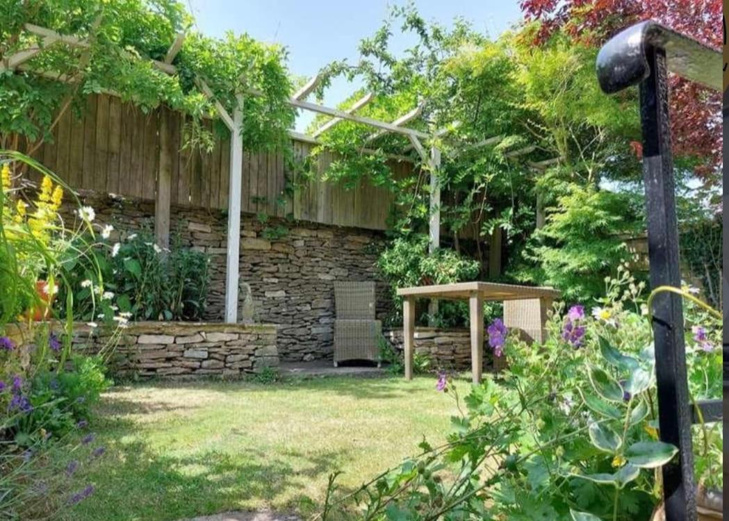 Coombers Mead Cottage Tetbury Buitenkant foto