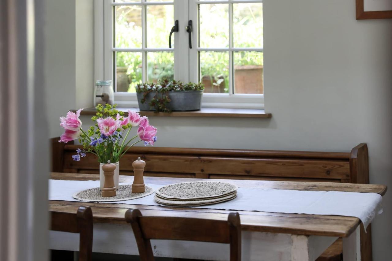 Coombers Mead Cottage Tetbury Buitenkant foto